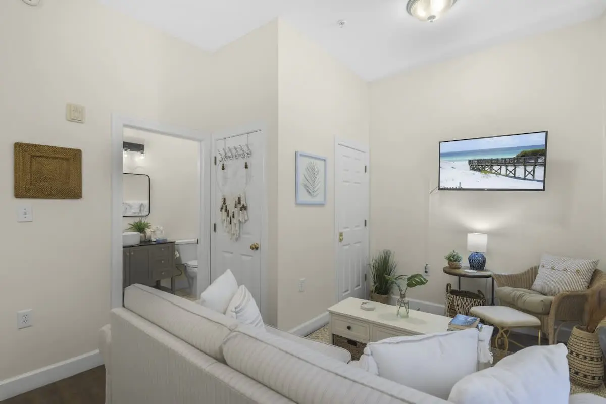 Rosemary Pearl | Free Beach Shuttle & Pool