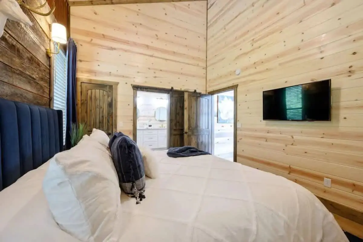 Broken Bow Getaway: Hot Tub, Fire Pit & Games!