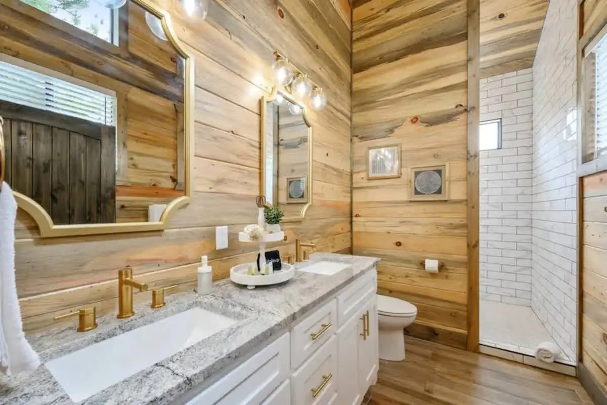 Broken Bow Getaway: Hot Tub, Fire Pit & Games!