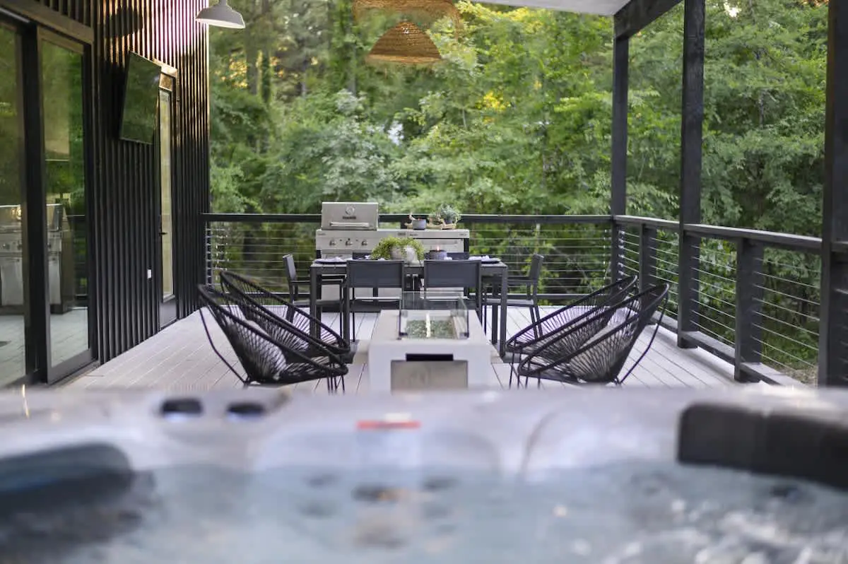 Modern Luxury Cabin - Private Fire Pit & Hot Tub