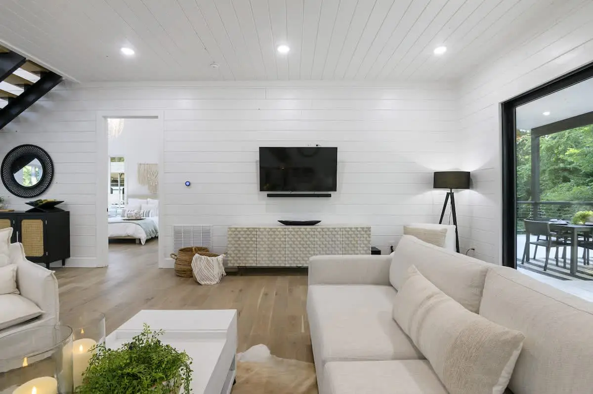 Modern Luxury Cabin - Private Fire Pit & Hot Tub