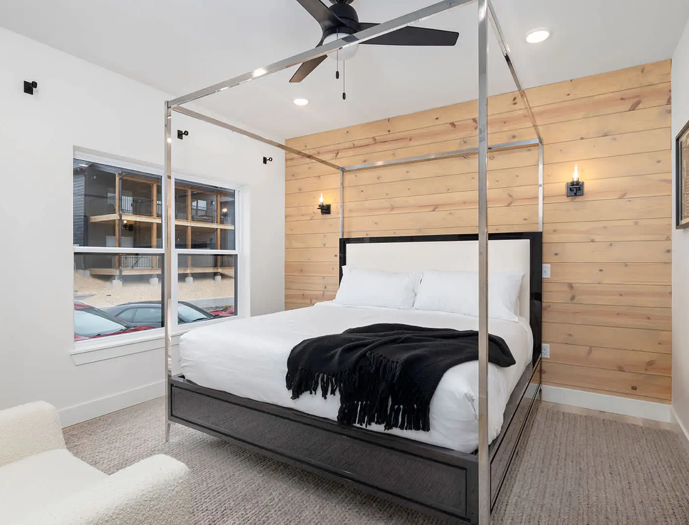 Lakefront Luxury 9BR Retreat—Pools & Hot Tub
