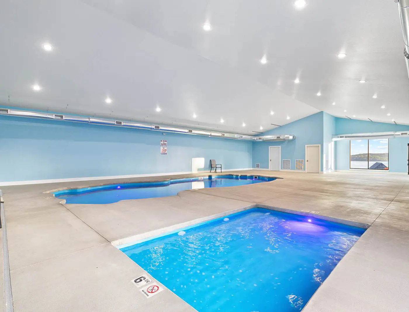 Lakefront Luxury 9BR Retreat—Pools & Hot Tub