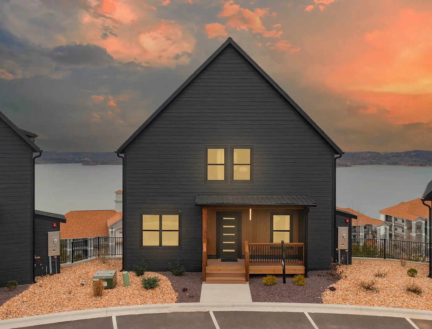Sleeps 24 Lakefront - Arcades - 2Pools - Hot Tub 