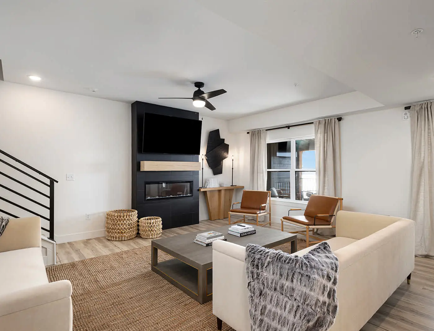 Sleeps 24 Lakefront - Arcades - 2Pools - Hot Tub 