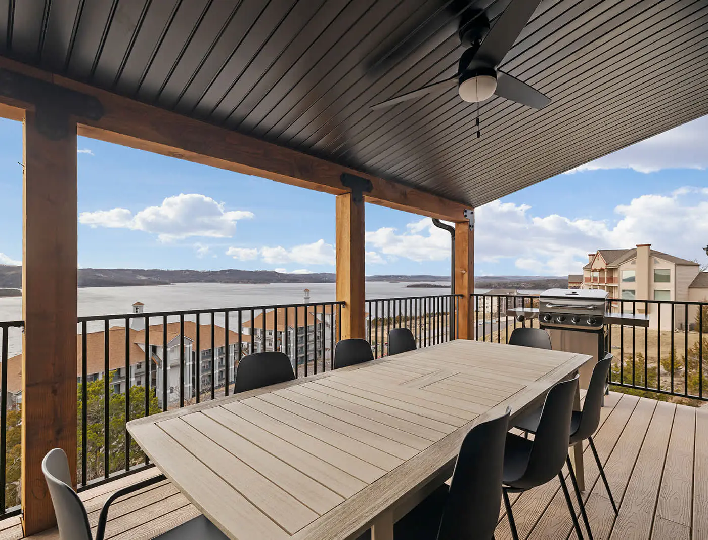 Sleeps 24 Lakefront - Arcades - 2Pools - Hot Tub 