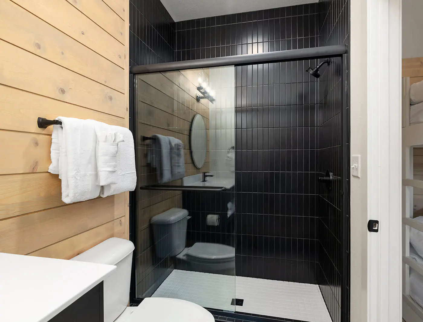 Sleeps 24 Lakefront - Arcades - 2Pools - Hot Tub 