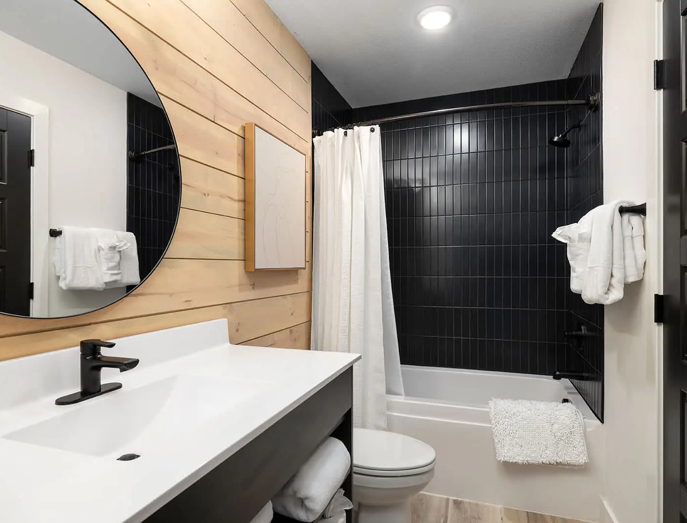 Sleeps 24 Lakefront - Arcades - 2Pools - Hot Tub 