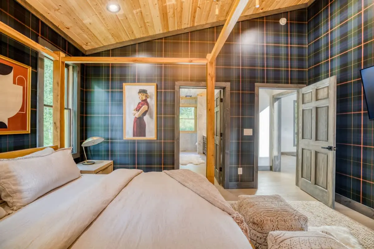  Modern Blue Ridge Cabin • Hot Tub & Ping Pong