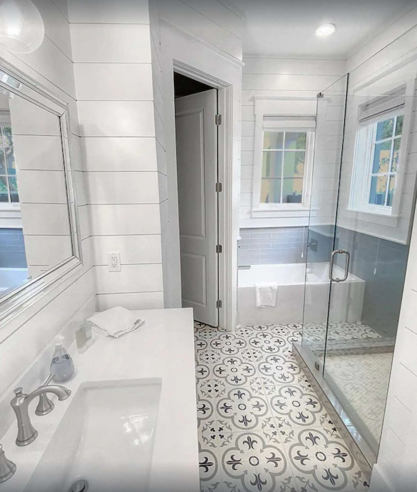  Luxury 6BR 30A Beachfront Villa + Pool + Bikes