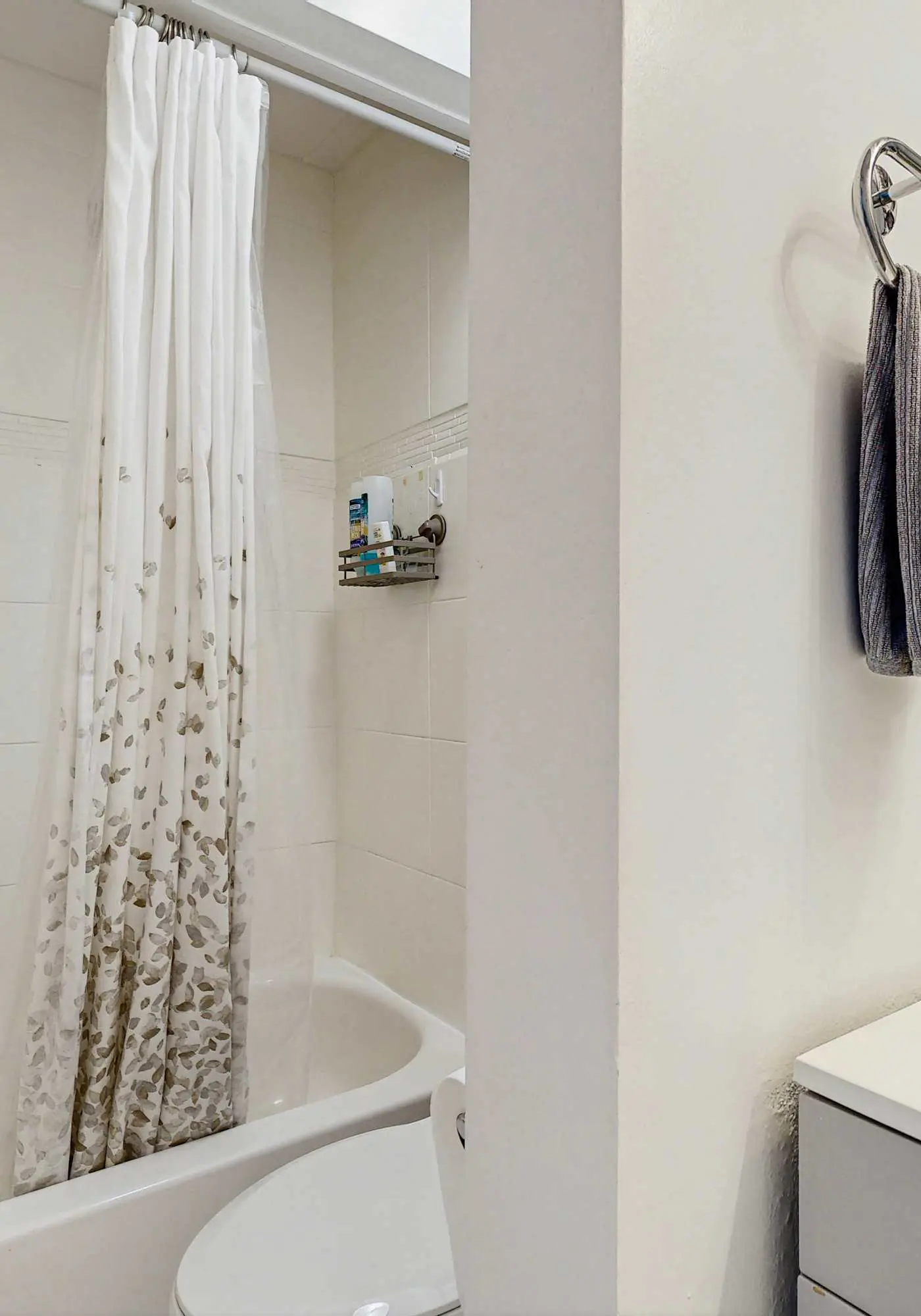 Cozy townhome w patio & shared pool