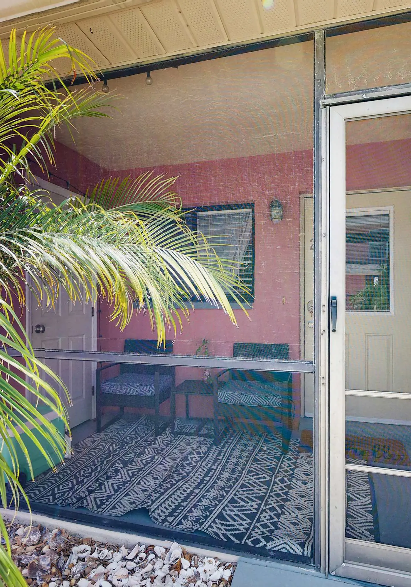 Cozy townhome w patio & shared pool