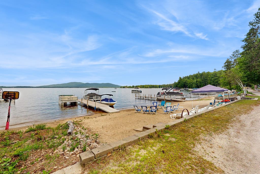 Lakeside Escape:  views and walk to beach
