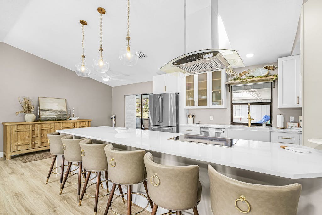 Gorgeous 4 Bedroom Home with Private Pool and Full Kitchen in Rotonda West
