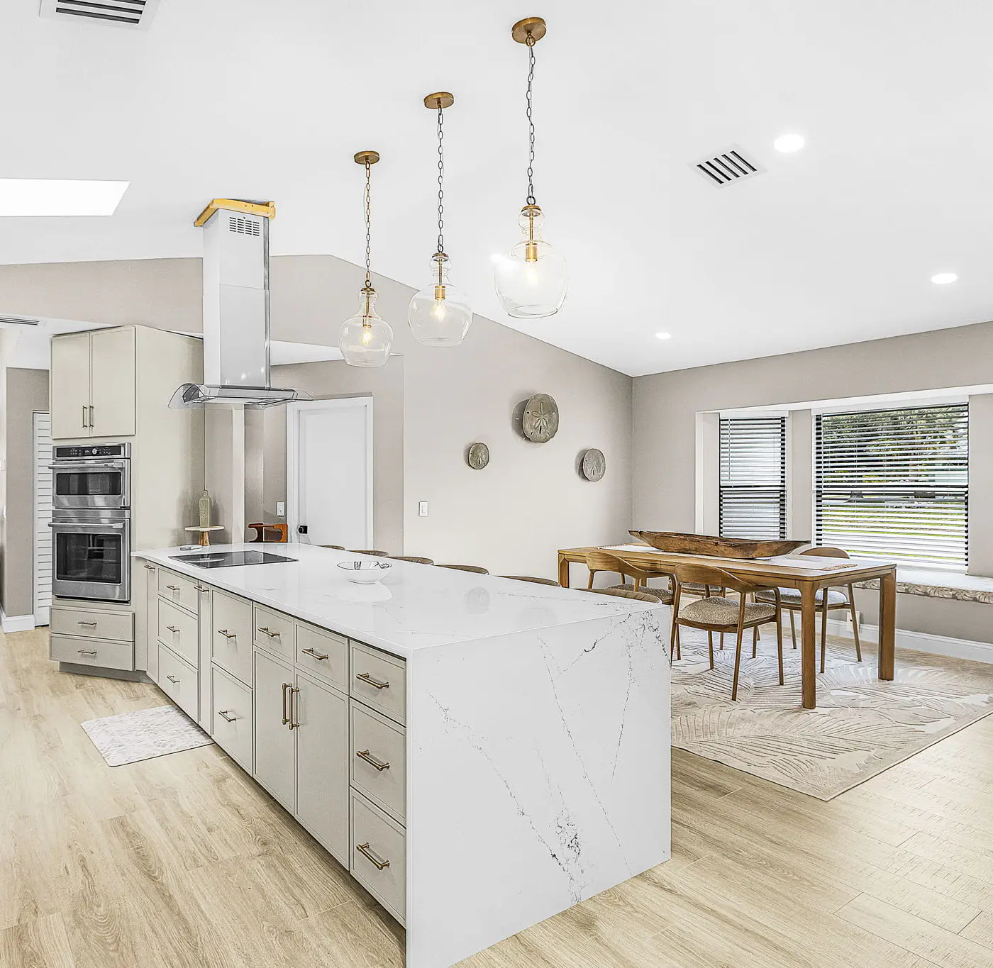 Gorgeous 4 Bedroom Home with Private Pool and Full Kitchen in Rotonda West