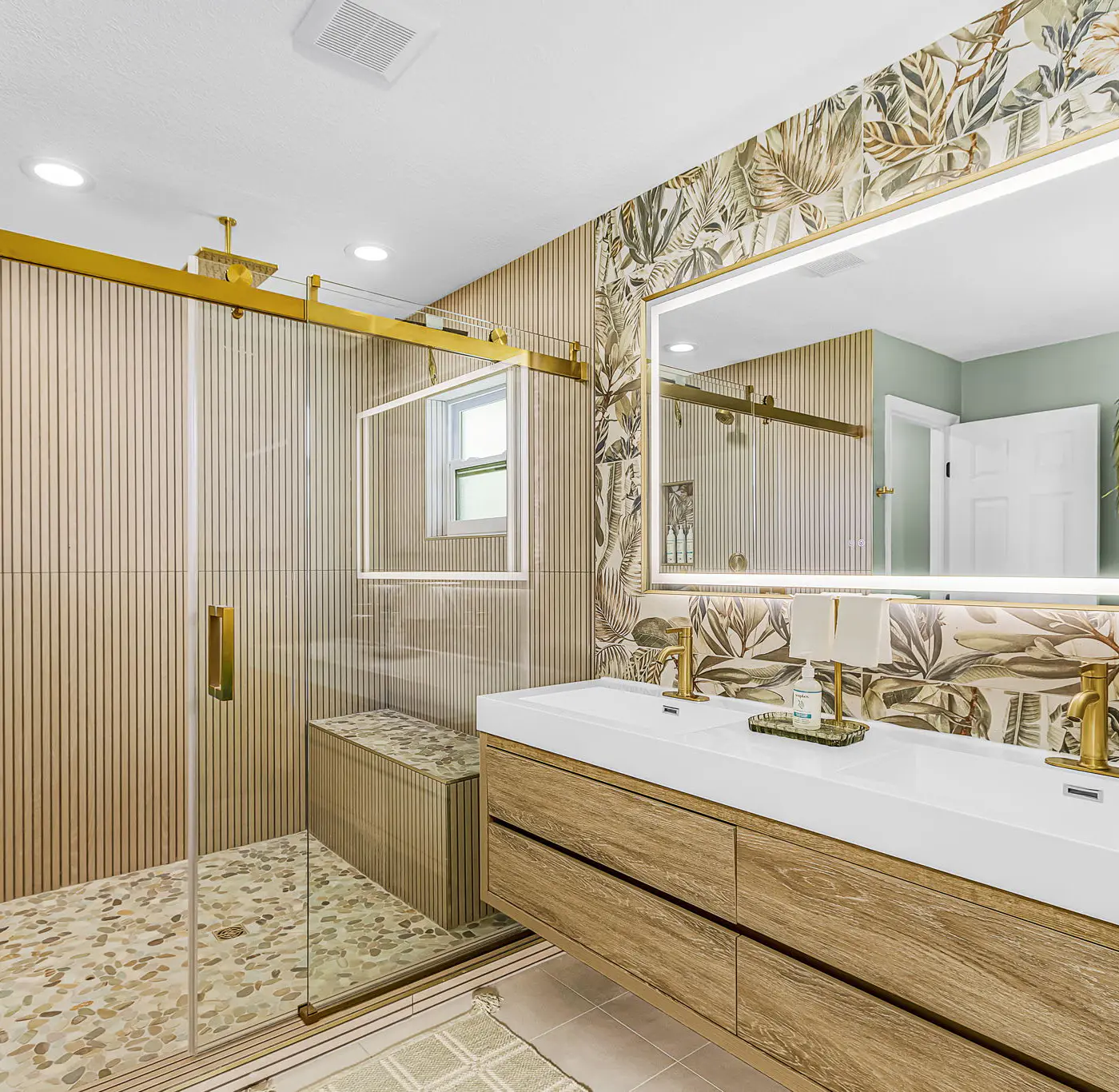 Gorgeous 4 Bedroom Home with Private Pool and Full Kitchen in Rotonda West