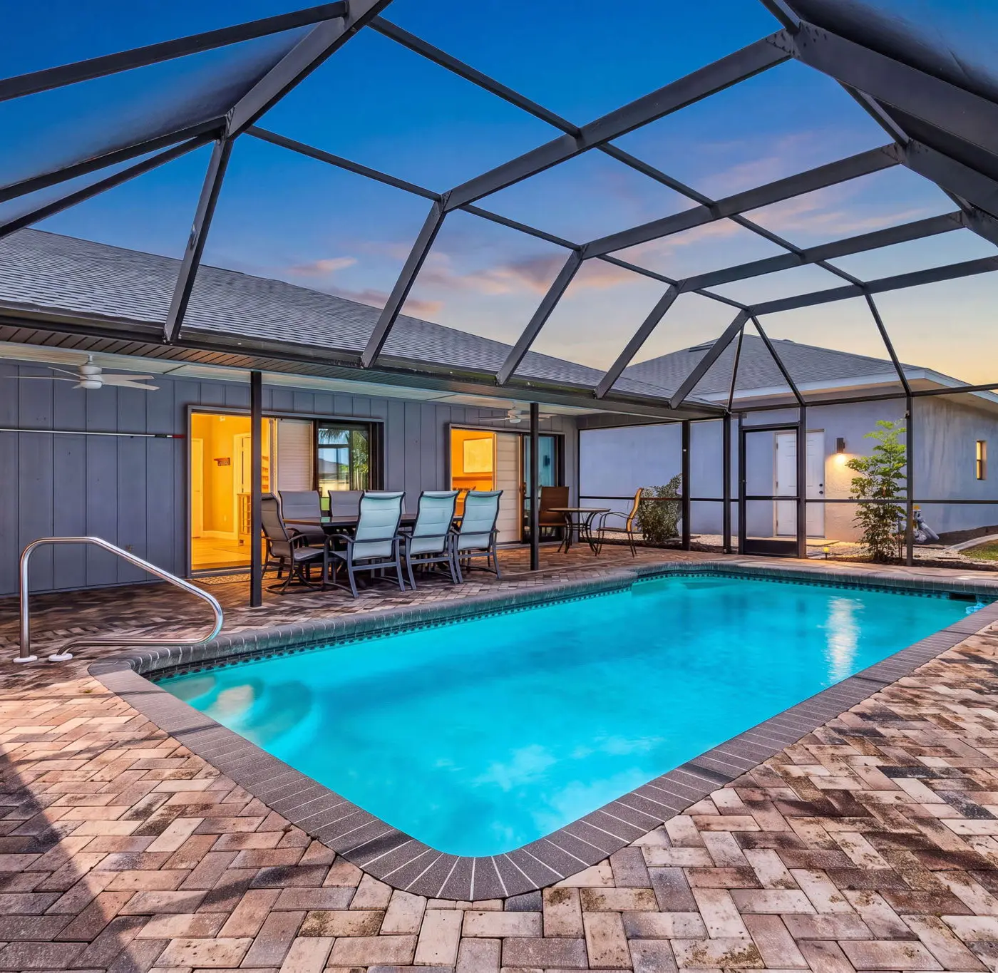 Gorgeous 4 Bedroom Home with Private Pool and Full Kitchen in Rotonda West