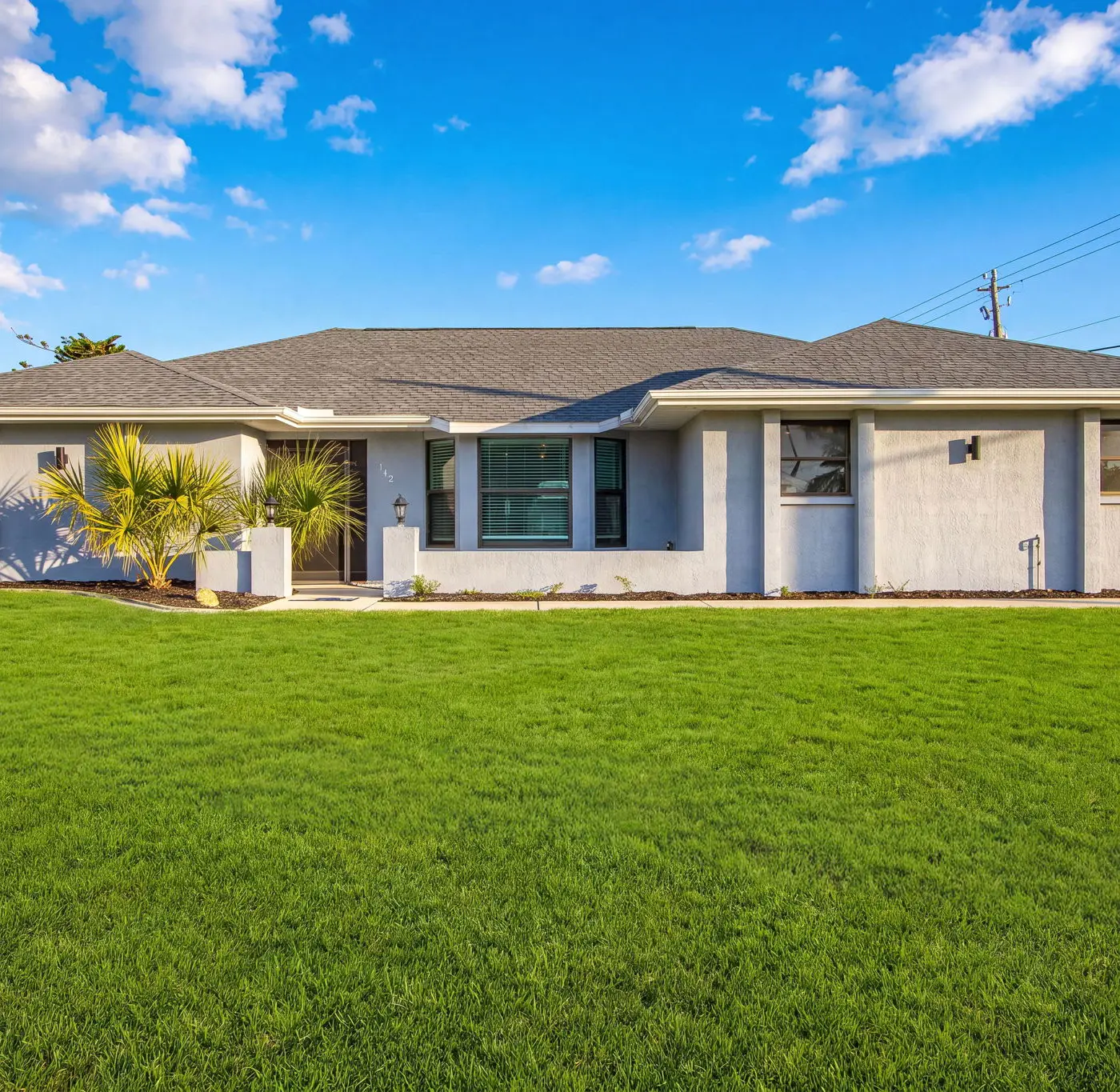 Gorgeous 4 Bedroom Home with Private Pool and Full Kitchen in Rotonda West