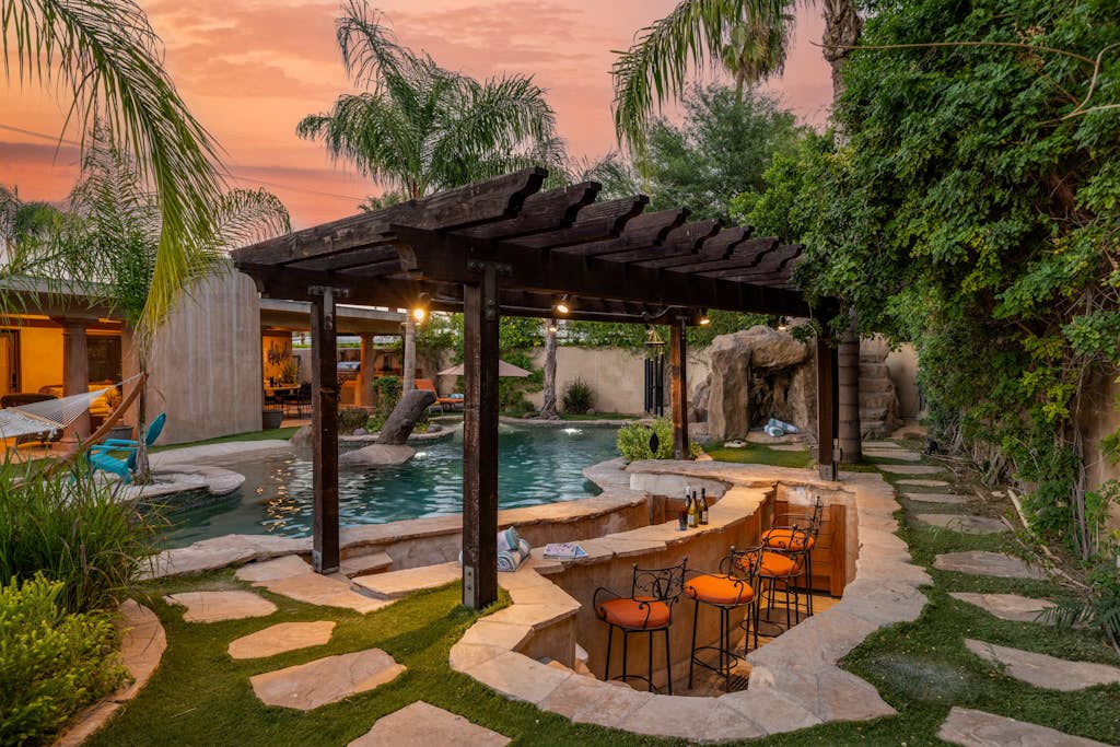 Desert Dunes | Lazy River & Water Slide | Swim-Up Bar | Dual Casitas | Sleeps 8