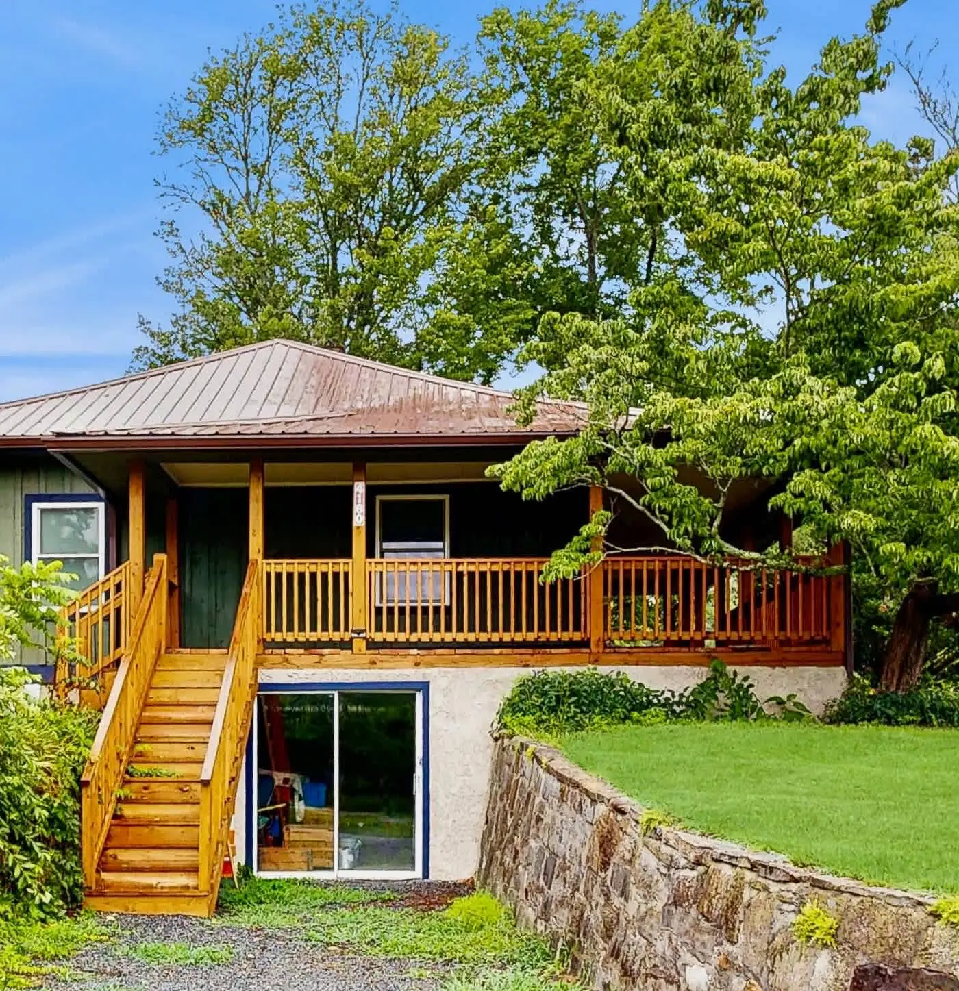 Dog-friendly farm cottage with patio, walk to dining & Ecusta Trail, ac