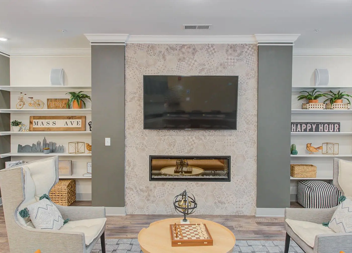 CozySuites Penrose | 1BR/1BA on Mass w/ pool & parking