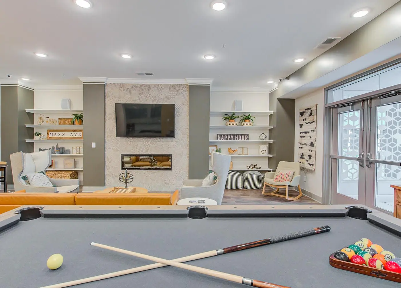 CozySuites Penrose | 1BR/1BA on Mass w/ pool & parking