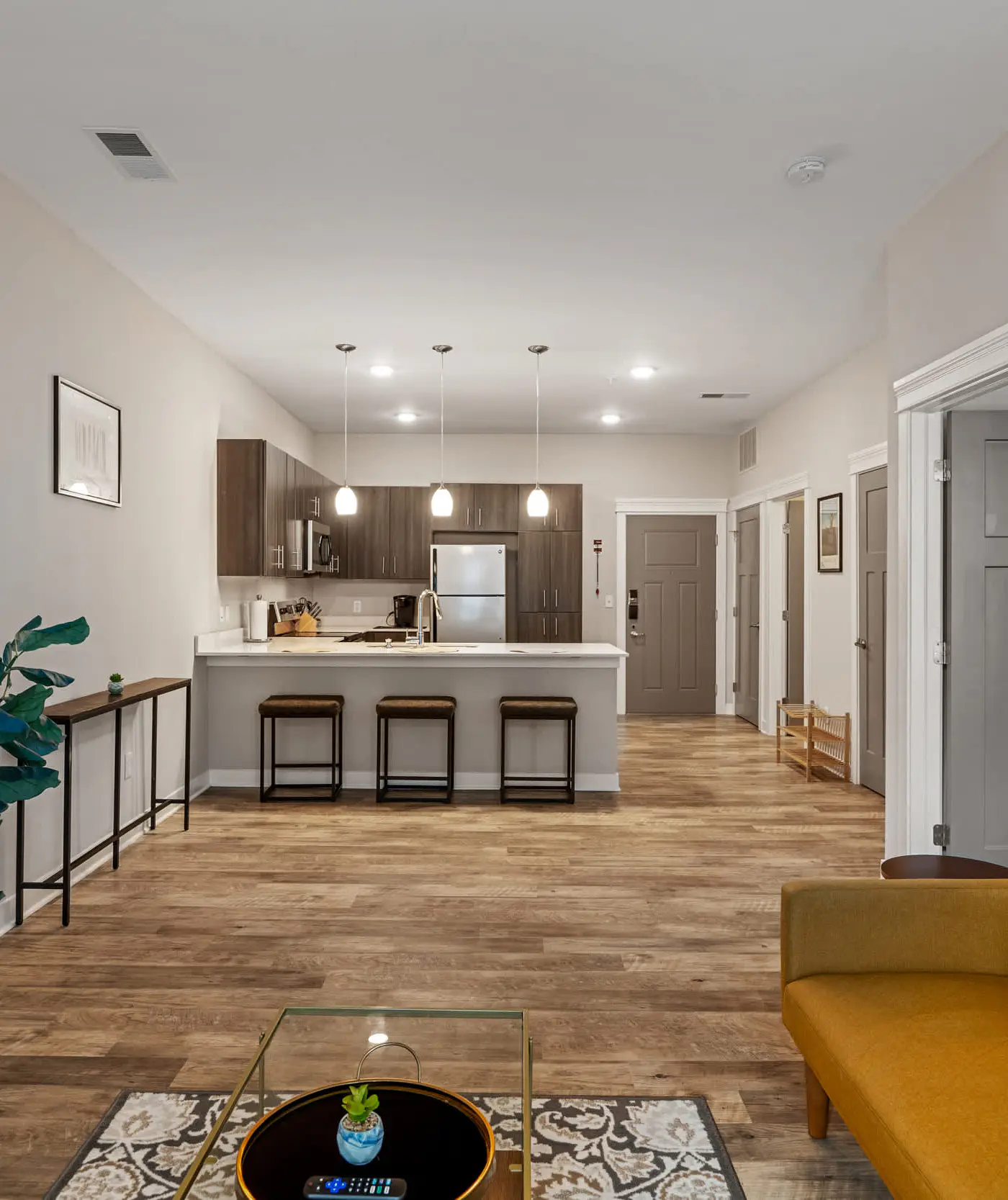 CozySuites Penrose | 1BR/1BA on Mass w/ pool & parking