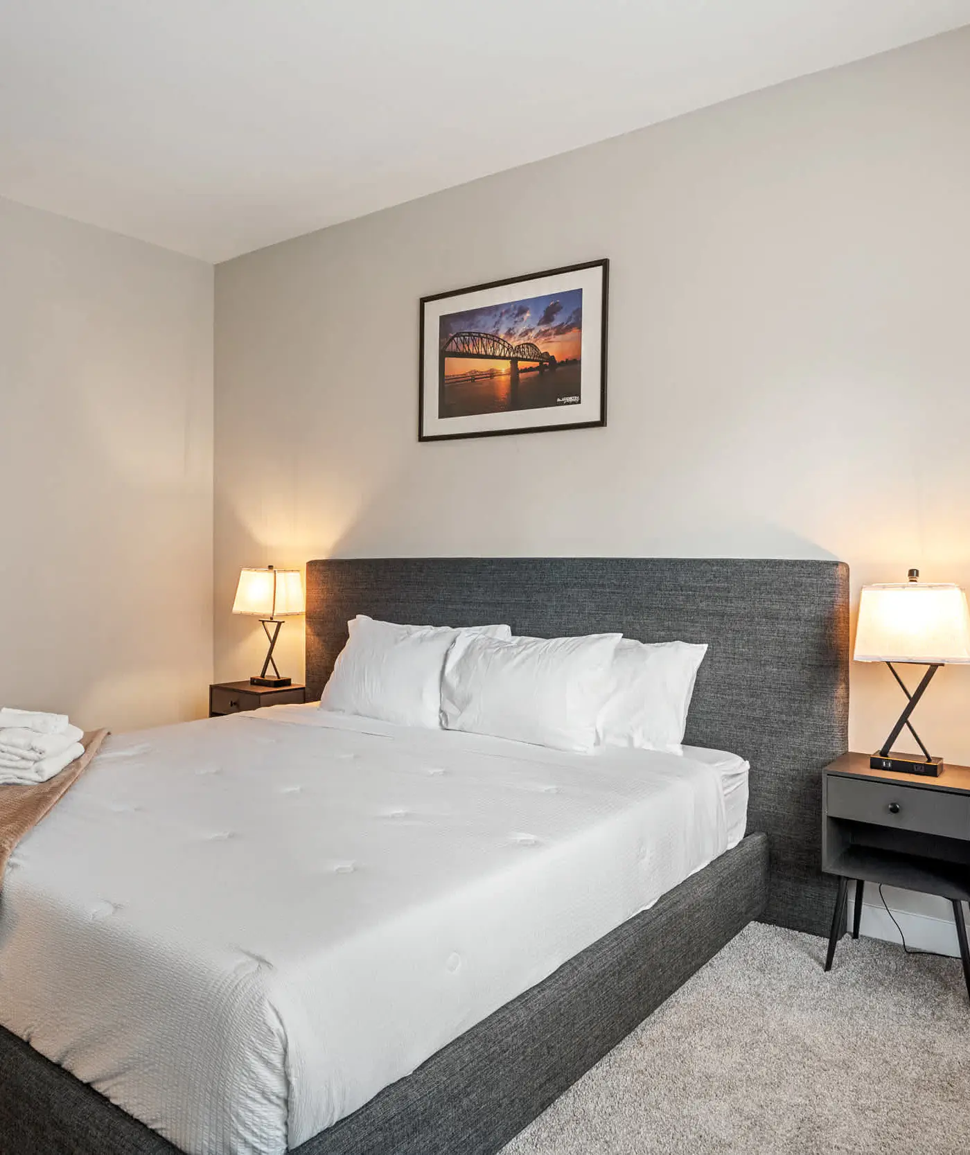 CozySuites Penrose | 1BR/1BA on Mass w/ pool & parking