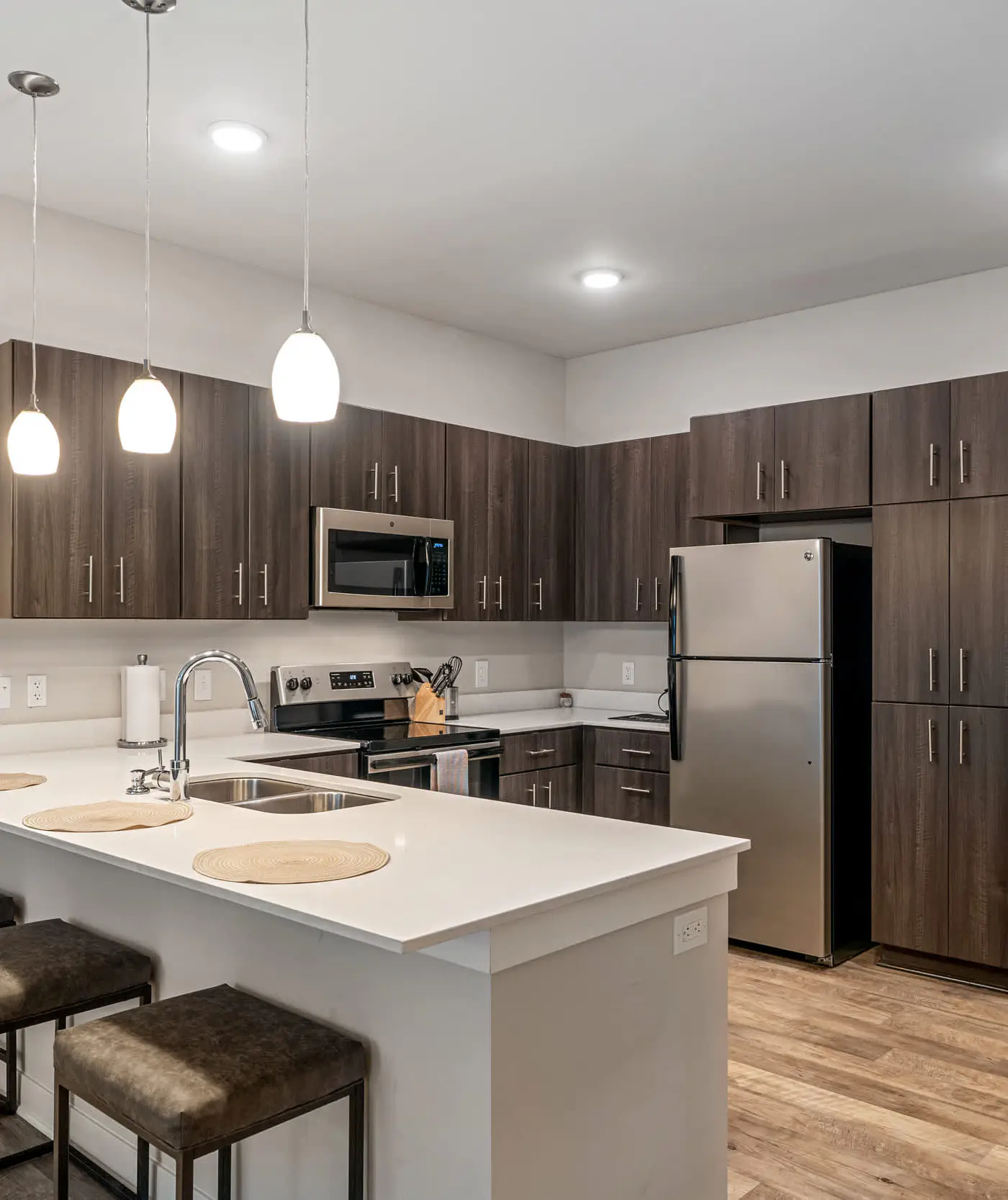 CozySuites Penrose | 1BR/1BA on Mass w/ pool & parking