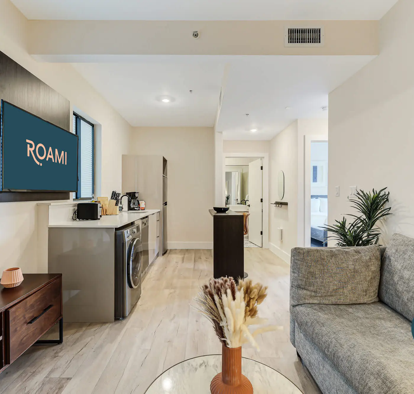 Roami at The Palace | 2 Bedroom | Queen