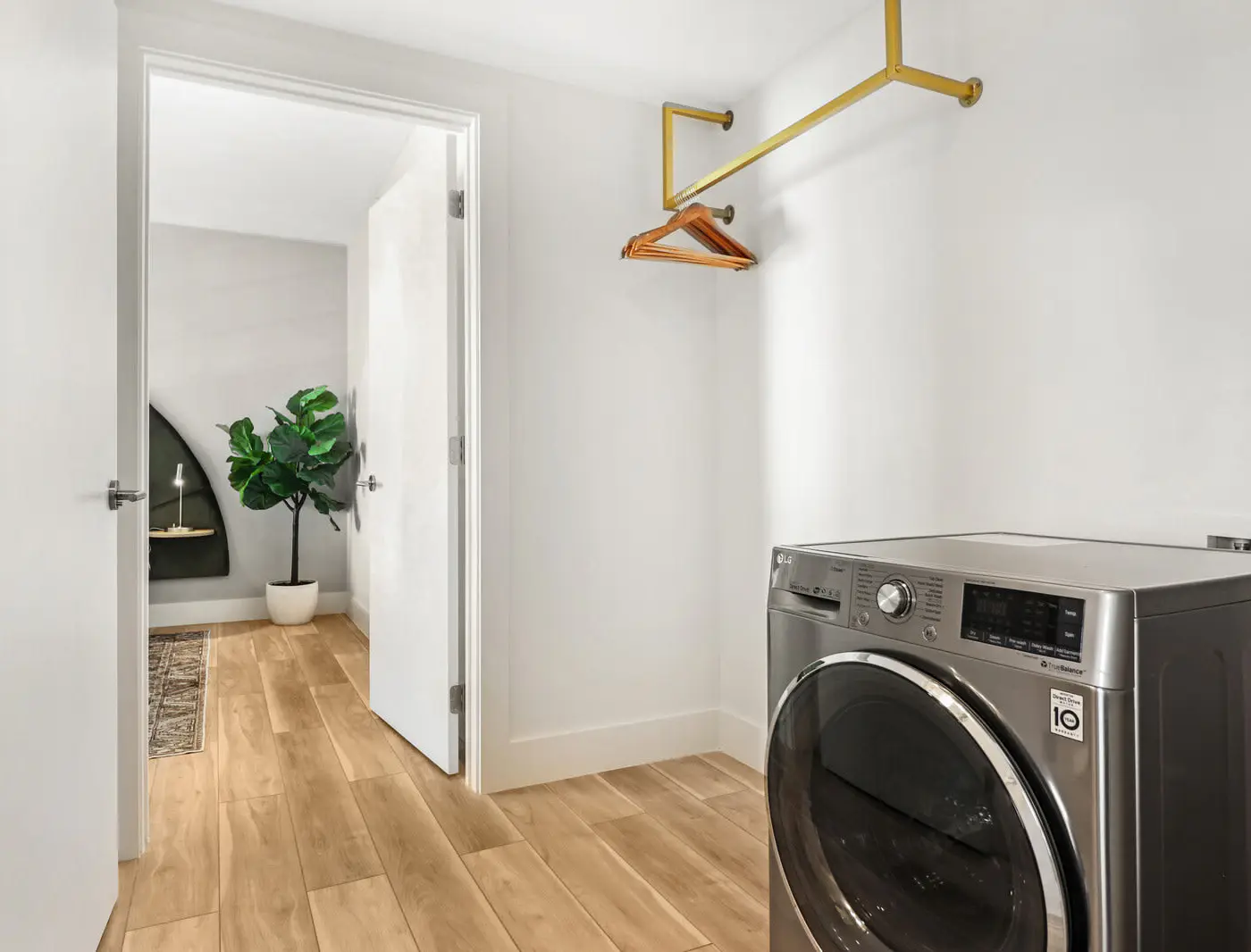 Roami at The Carmela |1 Block to Beach | 2BR