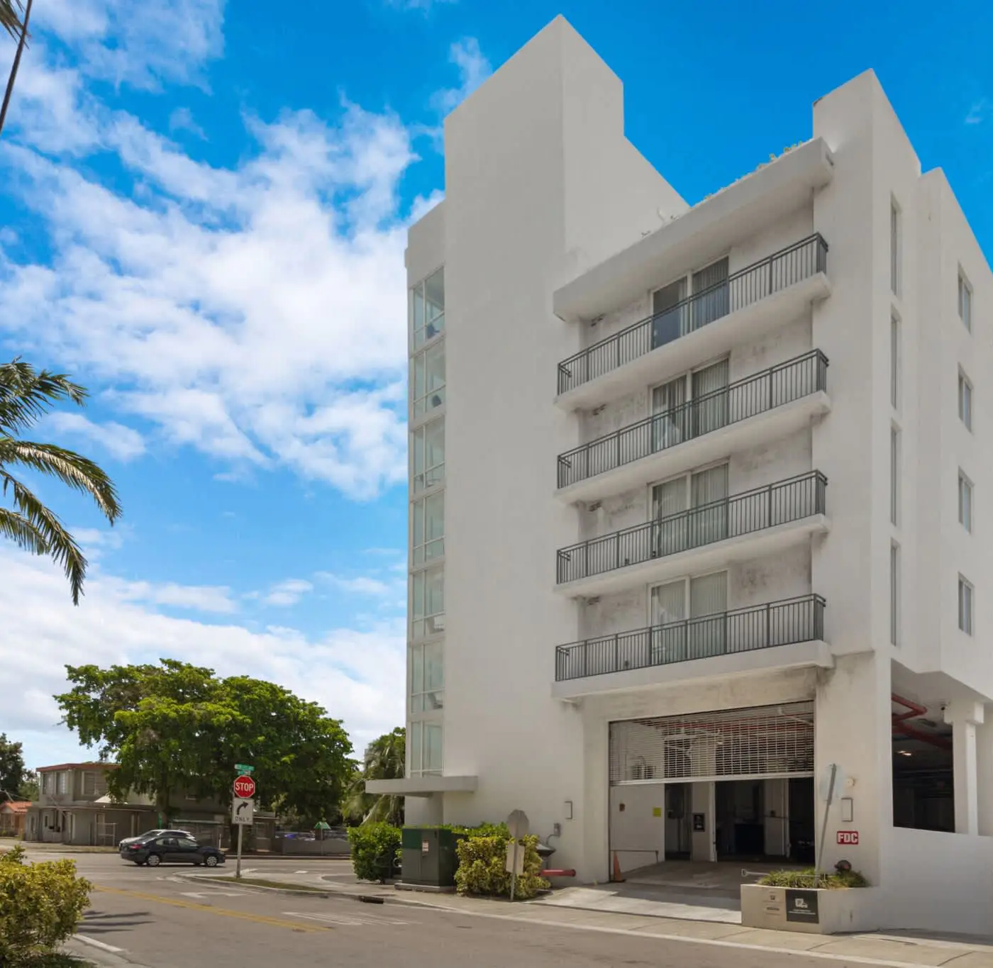 Roami at Grove 27 | Coconut Grove | 1BR