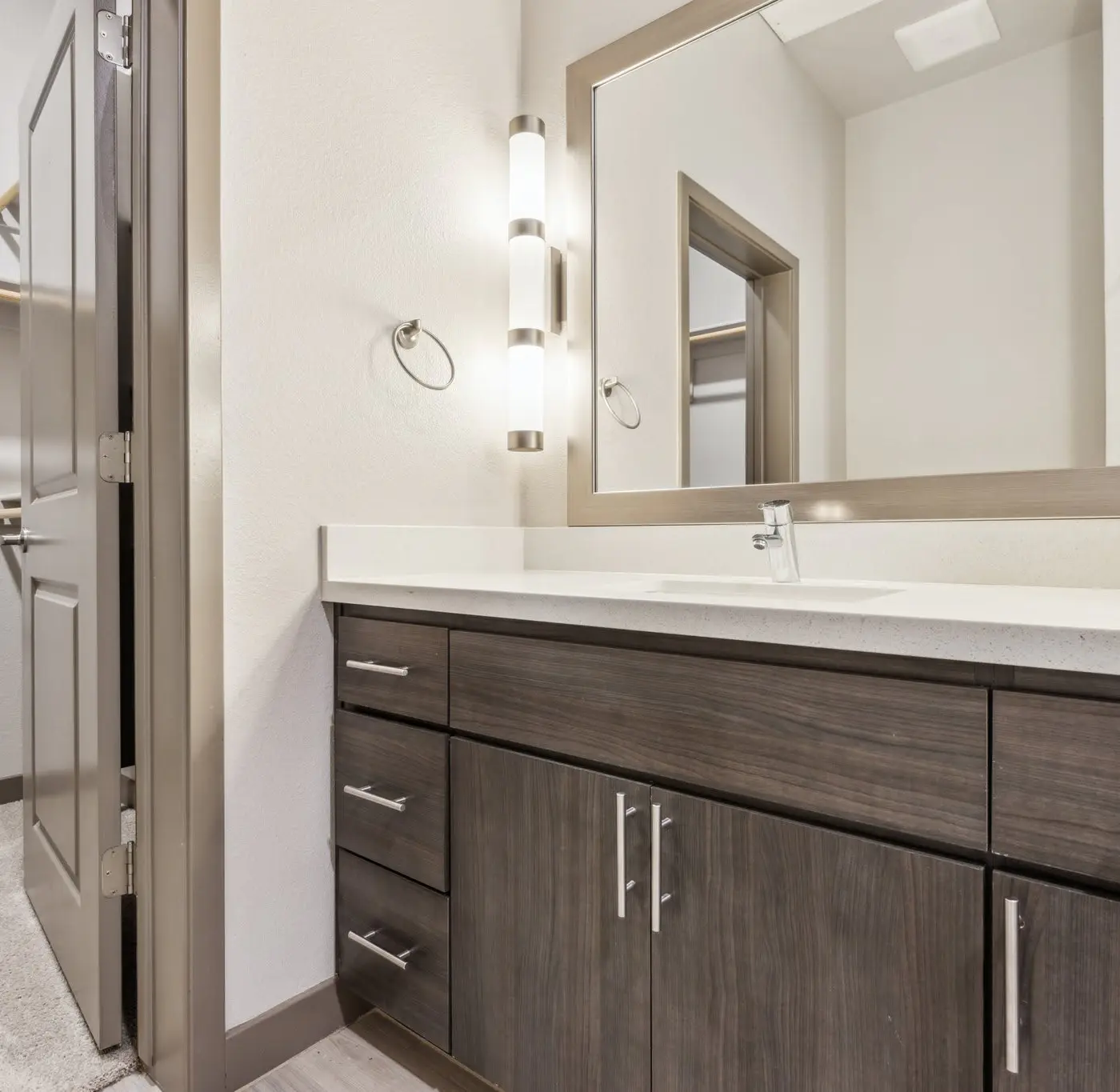 CozySuites PHX RORO Gym, Pets, Parking! 2BR