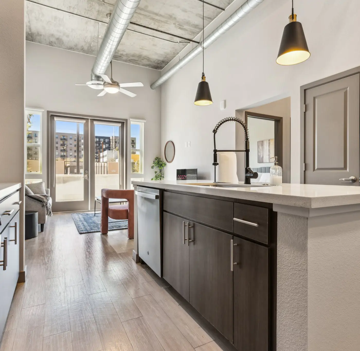 CozySuites PHX RORO Gym, Pets, Parking! 2BR