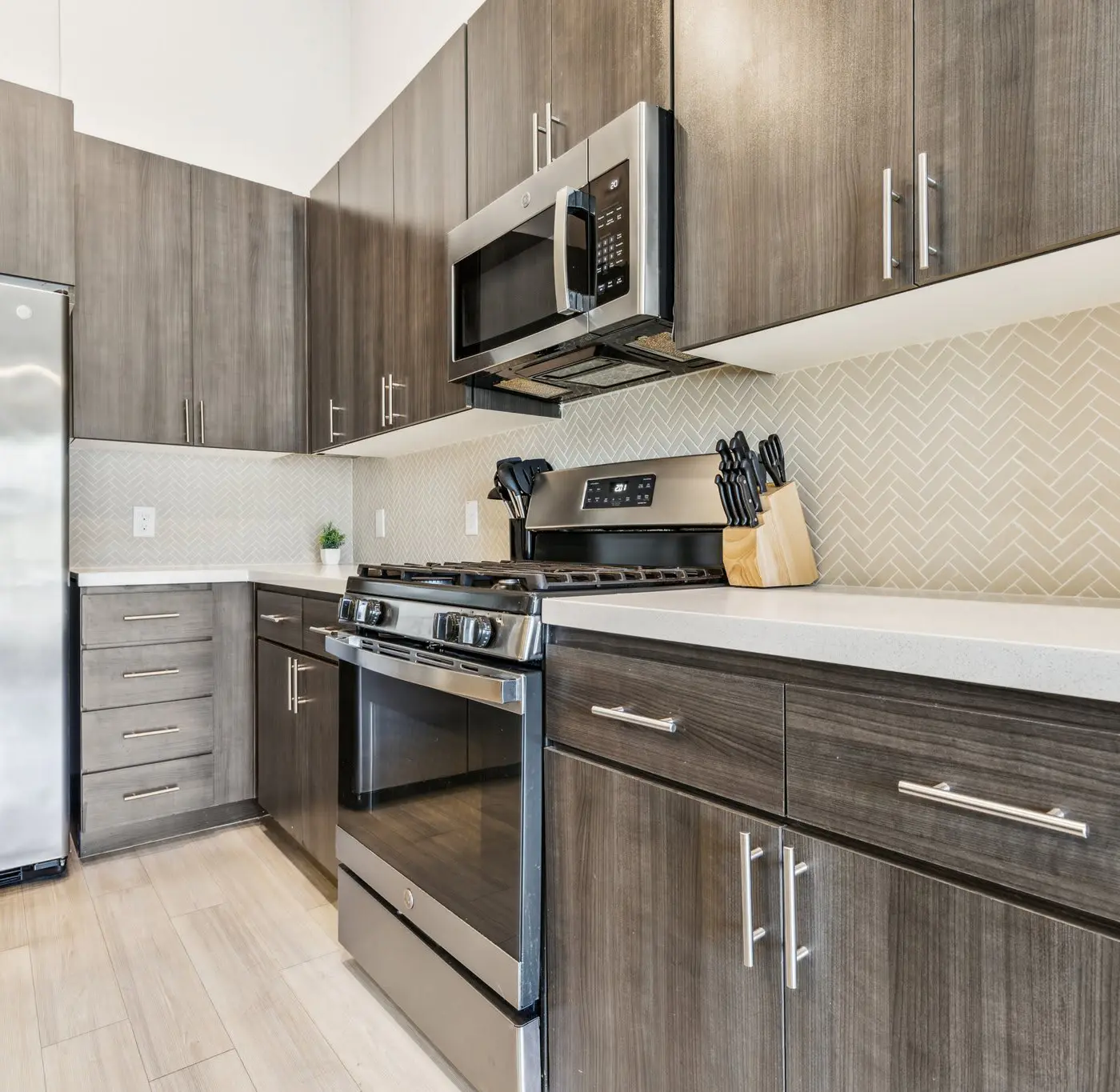 CozySuites PHX RORO Gym, Pets, Parking! 2BR