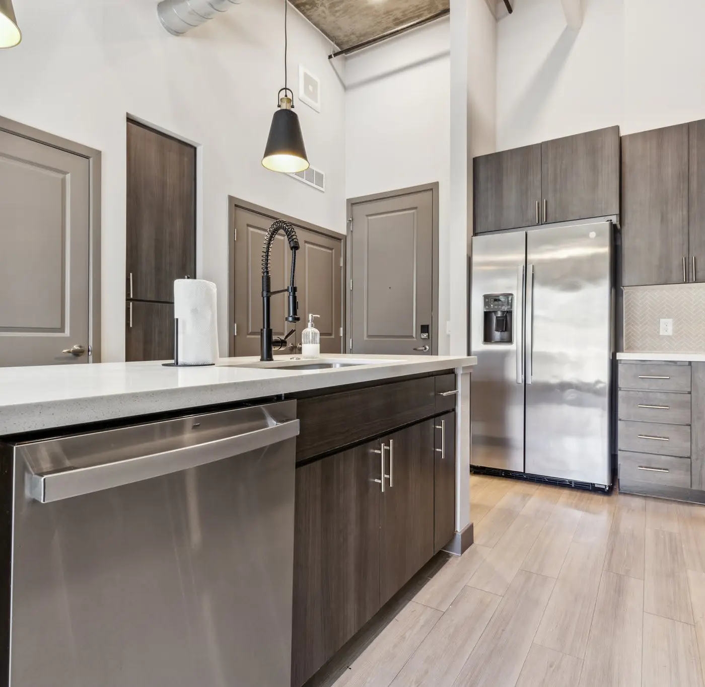 CozySuites PHX RORO Gym, Pets, Parking! 2BR