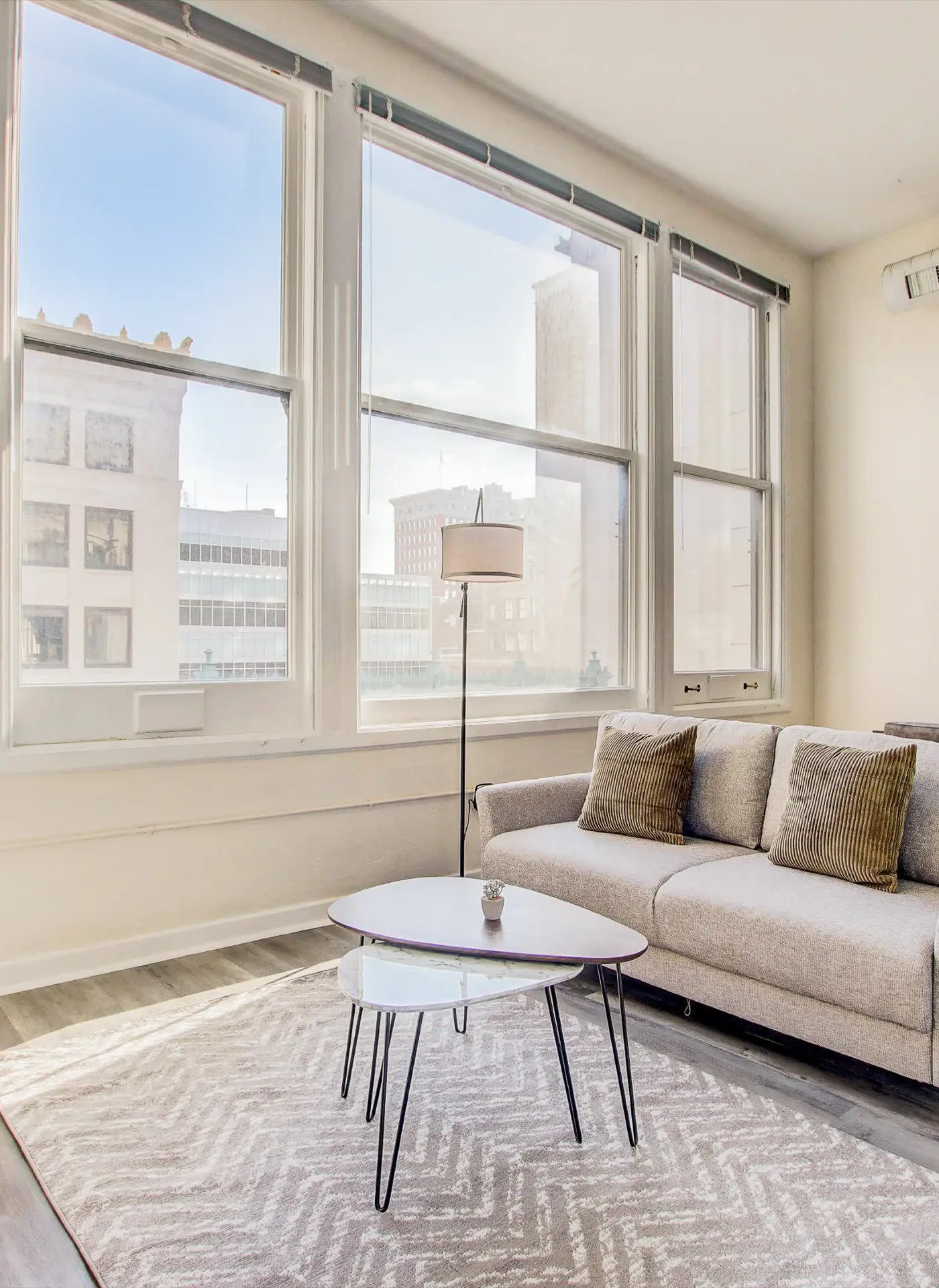 TWO CozySuites 4BR Queen Apt with Skybridge Access
