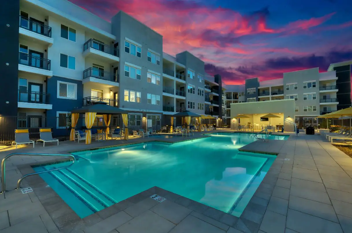Stunning Westgate CozySuites by stadium 2BR