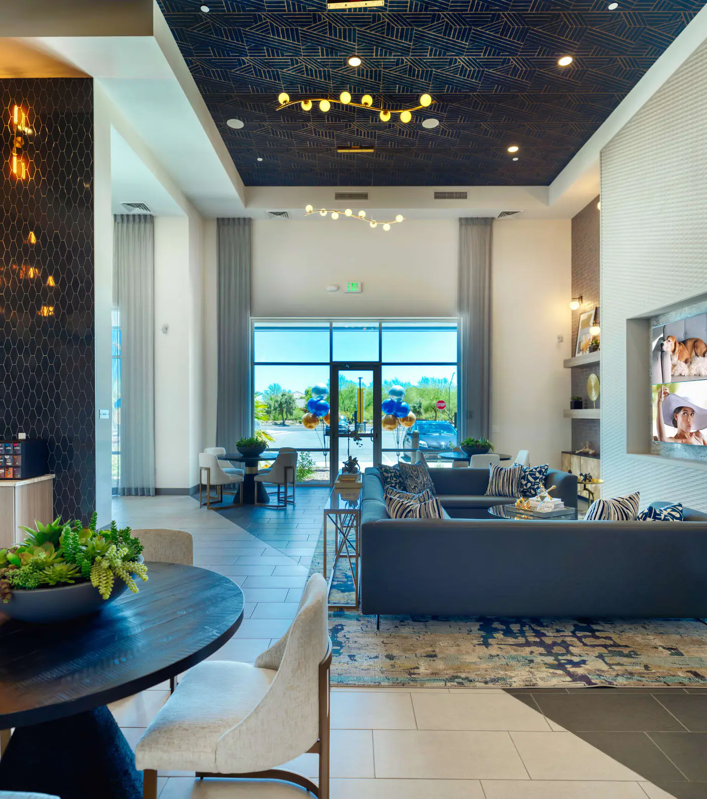 Stunning Westgate CozySuites by stadium 2BR
