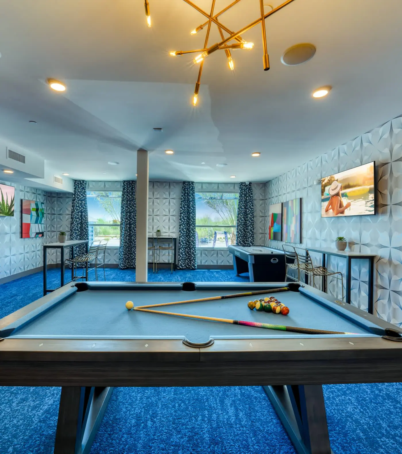 Stunning Westgate CozySuites by stadium 2BR