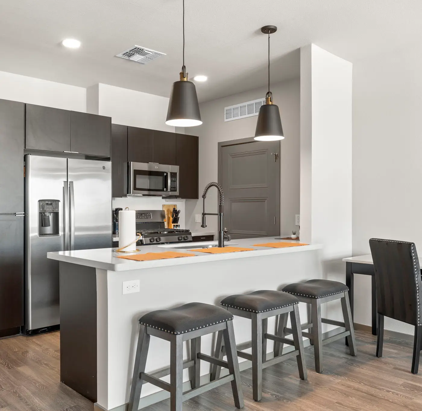 Stunning Westgate CozySuites by stadium 2BR