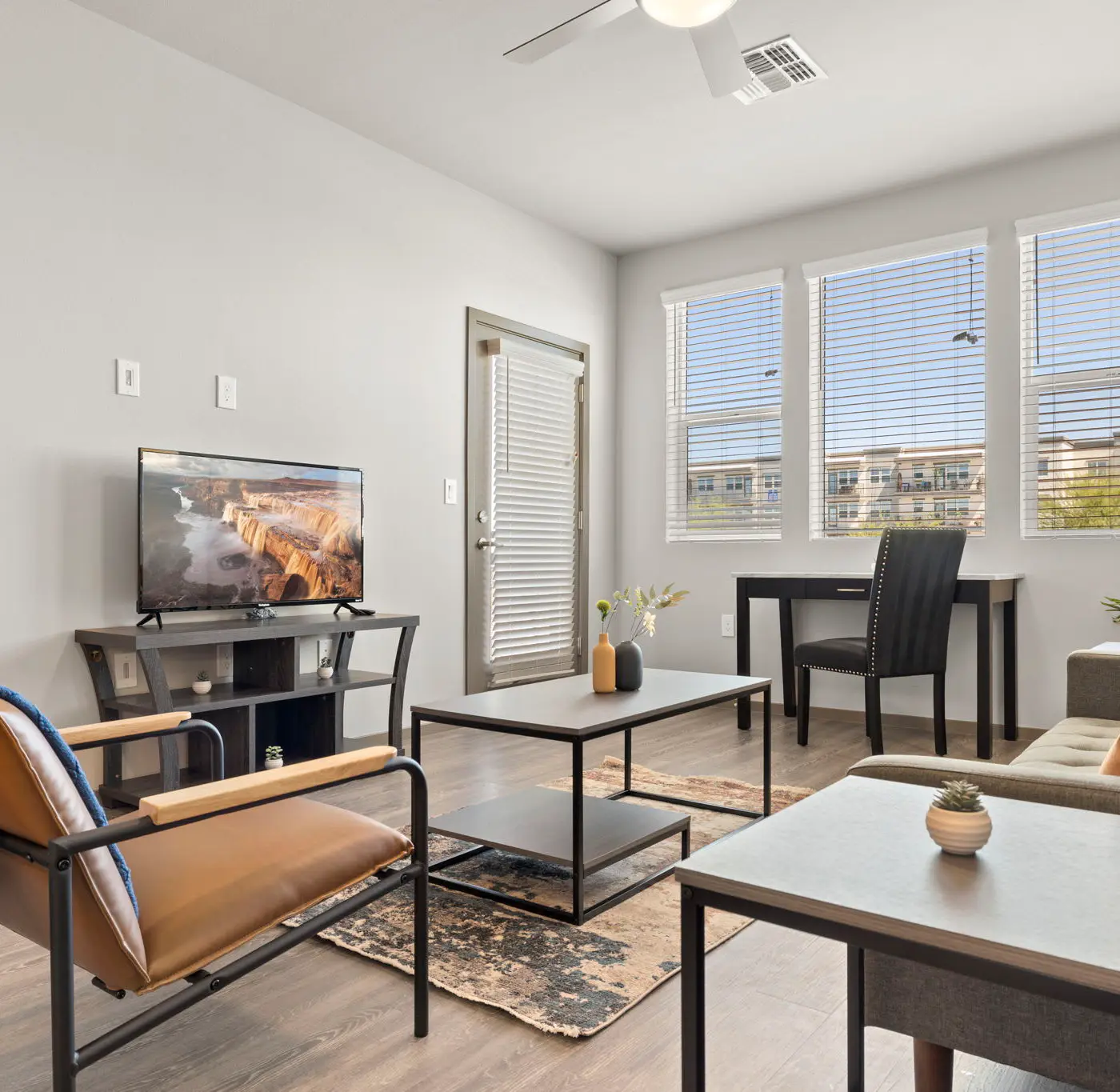 Stunning Westgate CozySuites by stadium 2BR