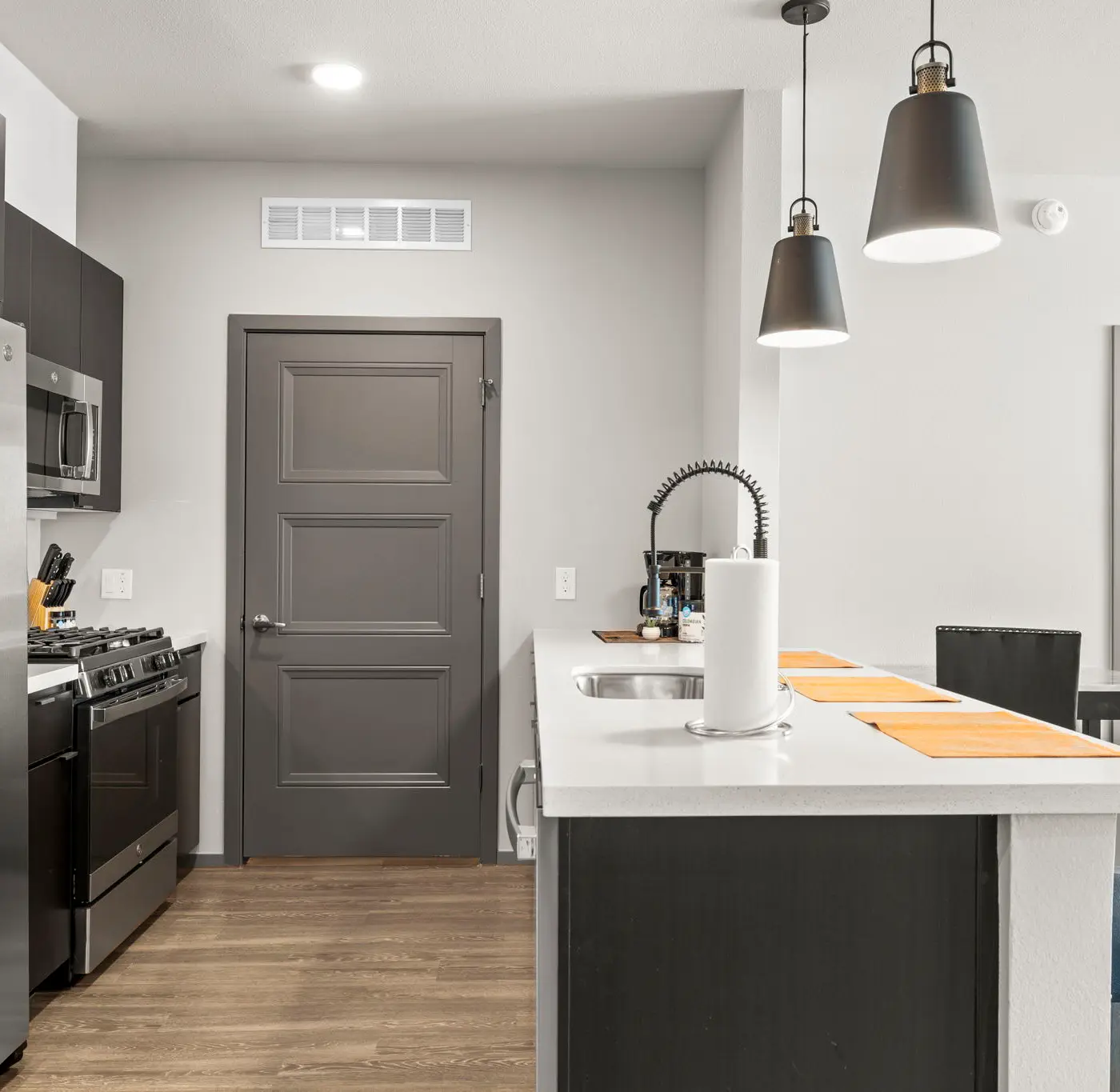 Stunning Westgate CozySuites by stadium 2BR
