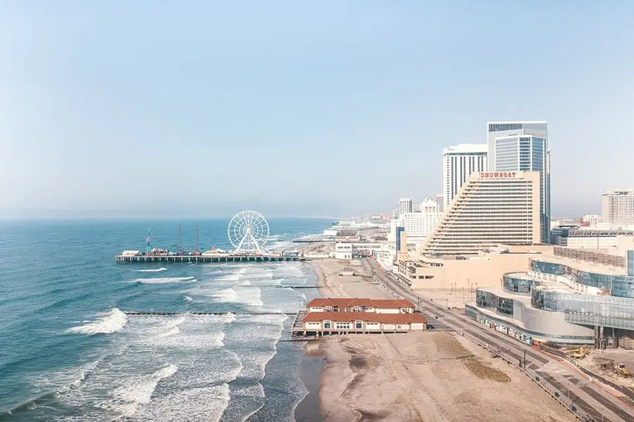 Modern 2BR 3BA | CozySuites at Showboat