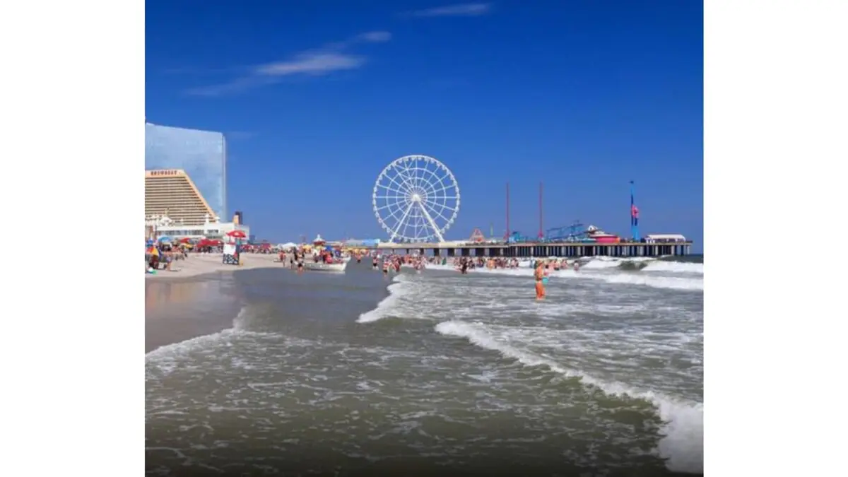 Modern 2BR 3BA | CozySuites at Showboat