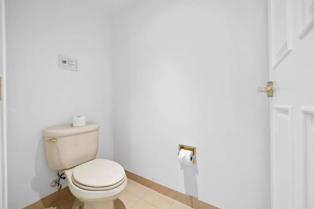 Modern 2BR 3BA | CozySuites at Showboat
