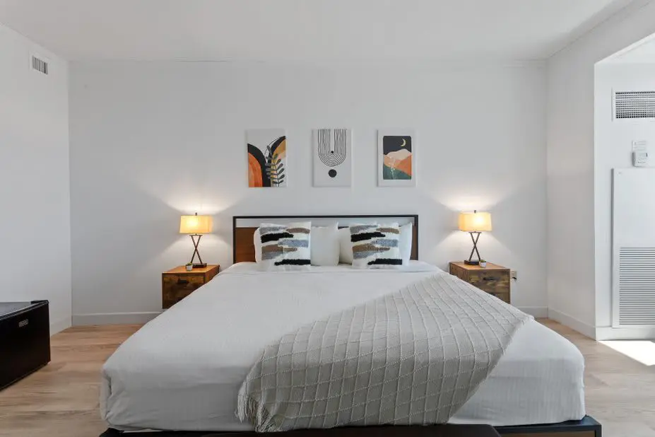 Boardwalk King Bed Retreats by CozySuites 