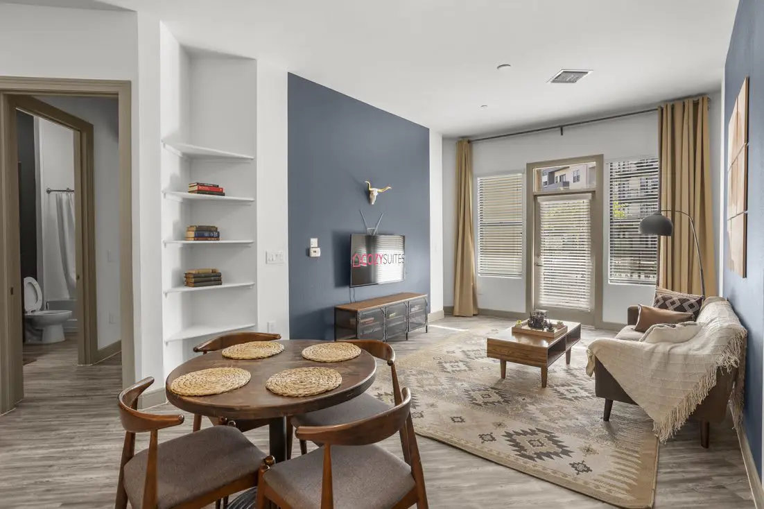 Modern 2BR CozySuites on Town Lake waterfront