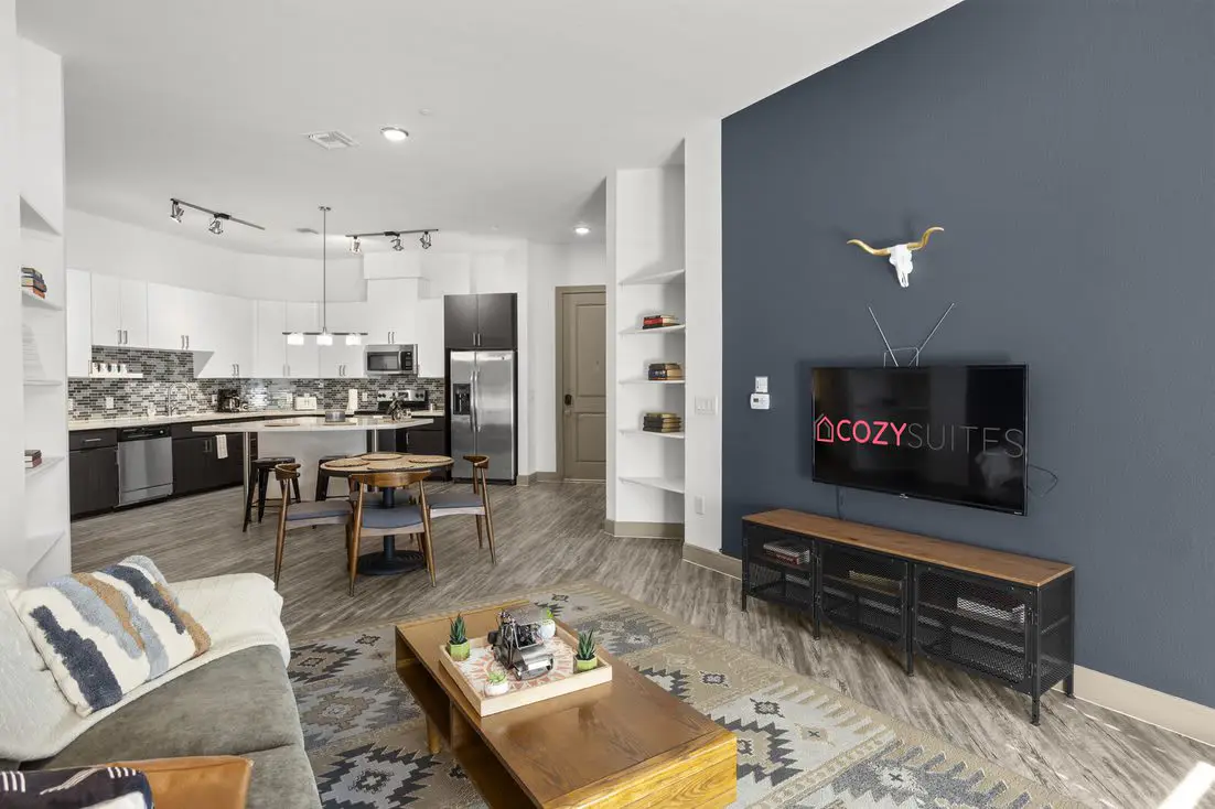 Modern 2BR CozySuites on Town Lake waterfront