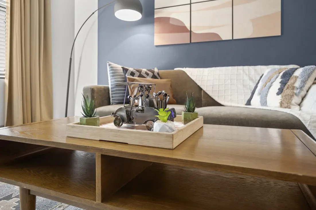 Modern 2BR CozySuites on Town Lake waterfront
